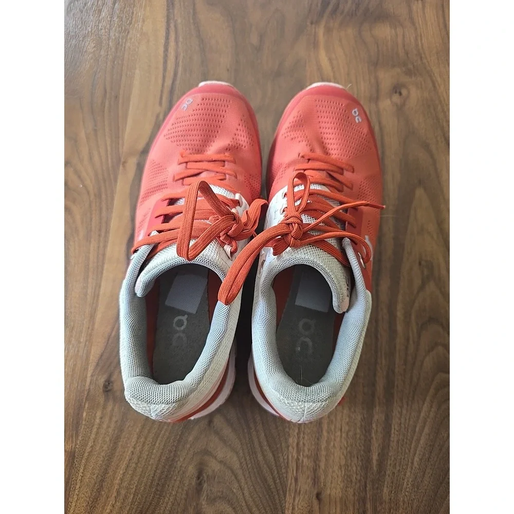 On Cloudsurfer Running Shoes Women‎ Size 8.5 Orange White Athletic Sneakers